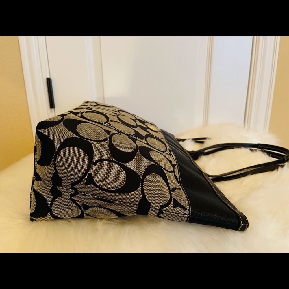 Coach Purse - Picture 5 of 6